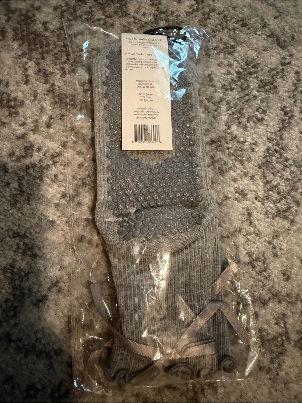 Lucky Honey Ruffle Grip Socks Grey with Ribbon - Picture 2 of 3